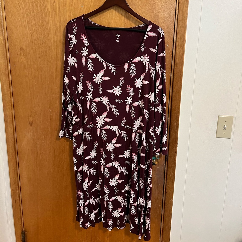 Wine colored, long shelves